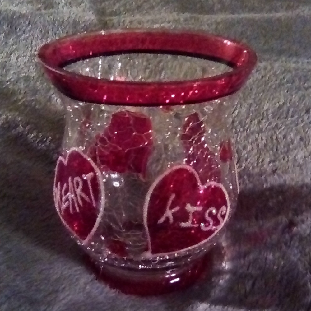 LOVE HEART KISSES SMALL CANDLE HOLDER